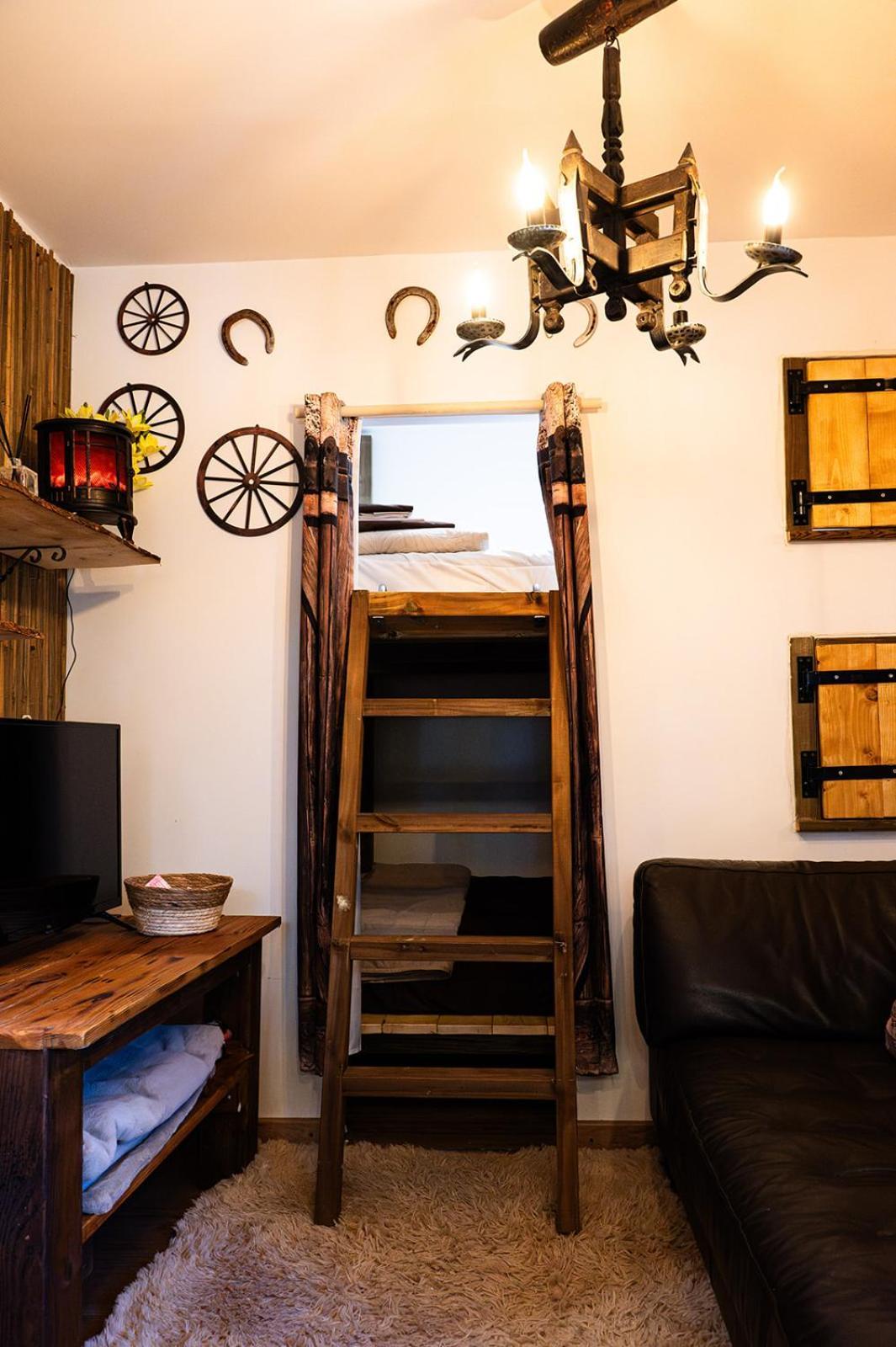 Les Chambres De Paulette A Theme Le Ranch Saintes-Marie-la-Mer Buitenkant foto